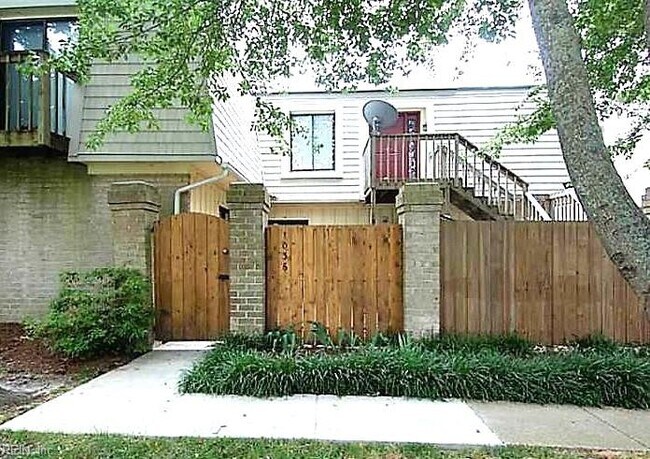 1036 Lands End Way in Virginia Beach, VA - Building Photo - Building Photo