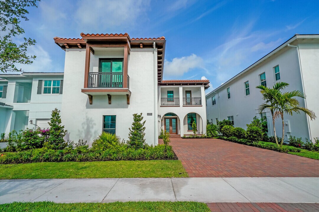 13353 Bernoulli Wy in Palm Beach Gardens, FL - Building Photo