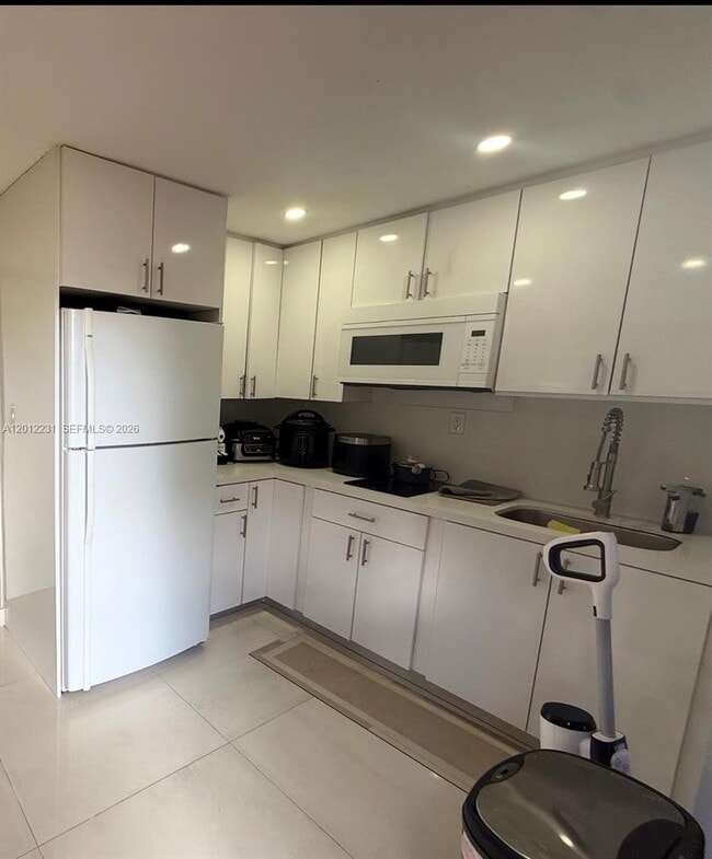 5591 W 2nd Ave in Hialeah, FL - Building Photo - Building Photo