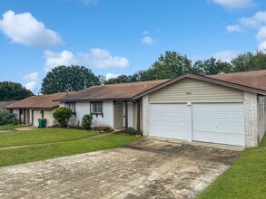 7510 Old Spanish Trail in Live Oak, TX - Building Photo - Building Photo