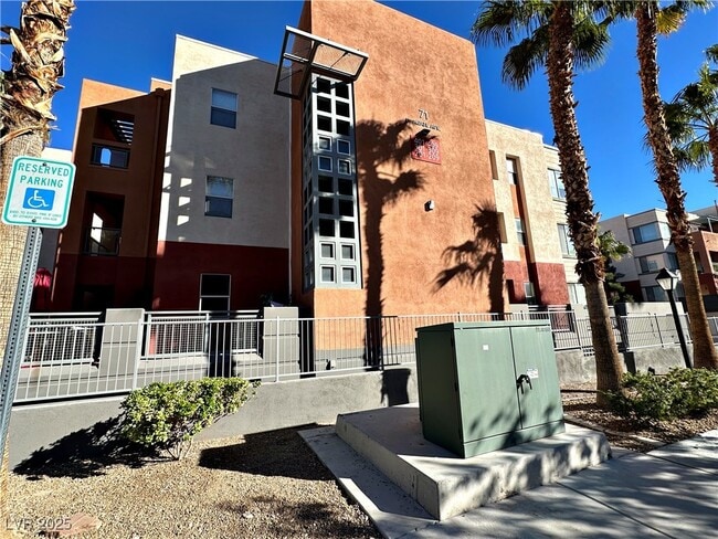 71 E Agate Ave in Las Vegas, NV - Building Photo - Building Photo