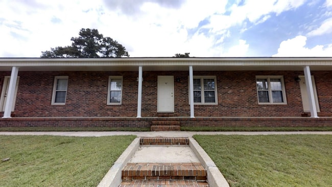 369 Crabapple Cir, Unit 96 in Fayetteville, NC - Foto de edificio - Building Photo