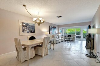 13678 Vía Flora in Delray Beach, FL - Building Photo - Building Photo