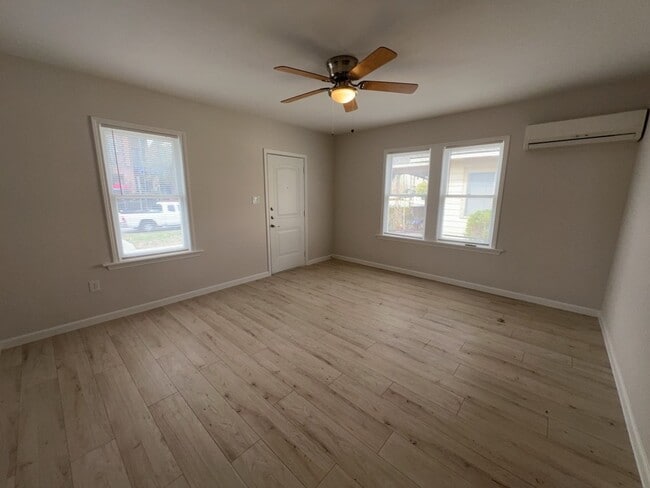 property at 1008 Studewood St