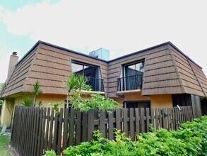 4155 Turnberry Cir in Greenacres, FL - Building Photo - Building Photo