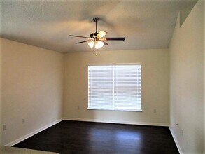 7378 High Bluff Rd N in Jacksonville, FL - Building Photo - Building Photo