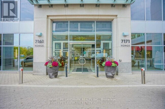 7171-7171 Yonge St in Markham, ON - Building Photo - Building Photo