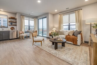Santa Fe Square Apartments in Tulsa, OK - Building Photo - Interior Photo
