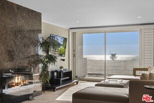 4 Jib St in Los Angeles, CA - Building Photo