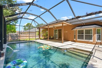 12244 Lake Fern Dr in Jacksonville, FL - Building Photo - Building Photo
