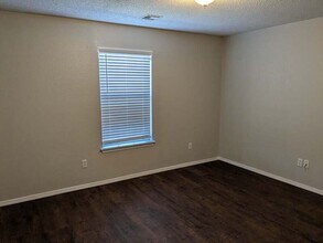 630 Cass Rd in Centerton, AR - Building Photo - Building Photo