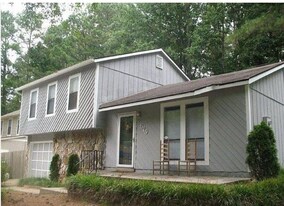 679 Burnt Creek Dr NW in Lilburn, GA - Building Photo