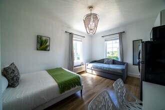 3025 Indian Creek Dr in Miami Beach, FL - Building Photo - Interior Photo