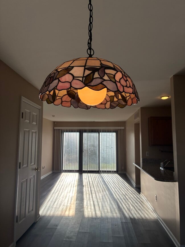 30661 Hidden Pines Ln, Unit Spacious Condo in Roseville, MI - Foto de edificio - Building Photo