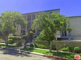 5650 Cambridge Way in Culver City, CA - Building Photo