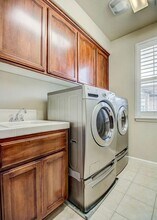 30 Sheen Ct in Sacramento, CA - Building Photo - Building Photo