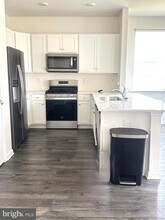 121 Mazzeo Dr in Glassboro, NJ - Building Photo - Building Photo