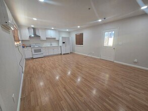 2055 6th St in Hughson, CA - Building Photo - Building Photo