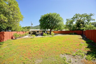 685 Rosal Way in San Rafael, CA - Building Photo - Building Photo