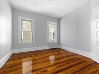 344 Summer St, Unit 2 in Somerville, MA - Foto de edificio - Building Photo