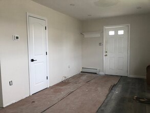 38 Williamson St in East Rockaway, NY - Building Photo - Building Photo