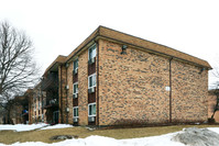 Highland Crossing Condominiums in Schaumburg, IL - Building Photo - Building Photo