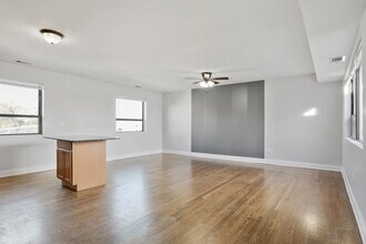 7616 N Marshfield Ave in Chicago, IL - Building Photo - Building Photo