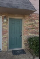 6760 Prutzman Rd in Beaumont, TX - Building Photo