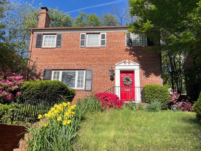 2502 Sanford St, Unit Bright Furnished 1 BR