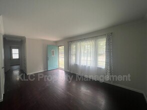 716 19th St in West Des Moines, IA - Building Photo - Building Photo