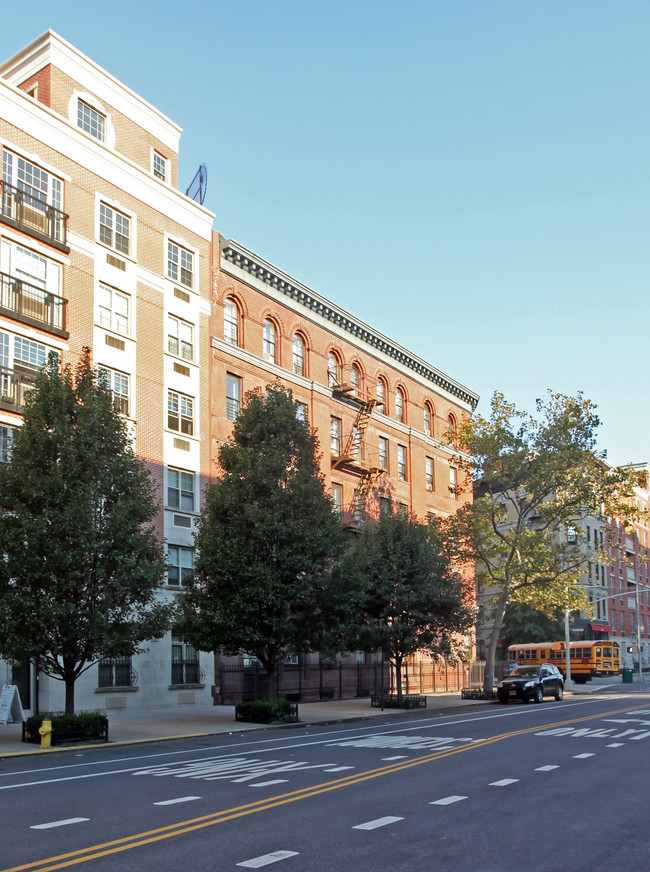 171 Saint Nicholas Ave in New York, NY - Foto de edificio - Building Photo