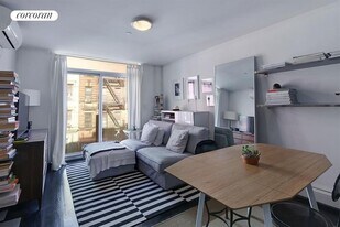 24 Henry St in New York, NY - Building Photo