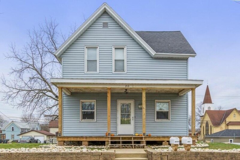 213 S Hubbard St in Horicon, WI - Building Photo
