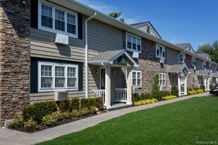 805 Long Island Ave in Deer Park, NY - Building Photo