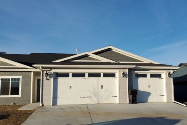 827 Mission Oaks Dr in Billings, MT - Building Photo