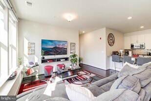 1951 Reston Vly Wy in Reston, VA - Building Photo