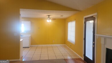 445 Westside Dr in Jonesboro, GA - Building Photo - Building Photo