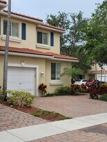 2791 S Evergreen Cir in Boynton Beach, FL - Building Photo