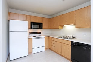 Jacolyn Corner Condos Apartments in Cedar Rapids, IA - Building Photo