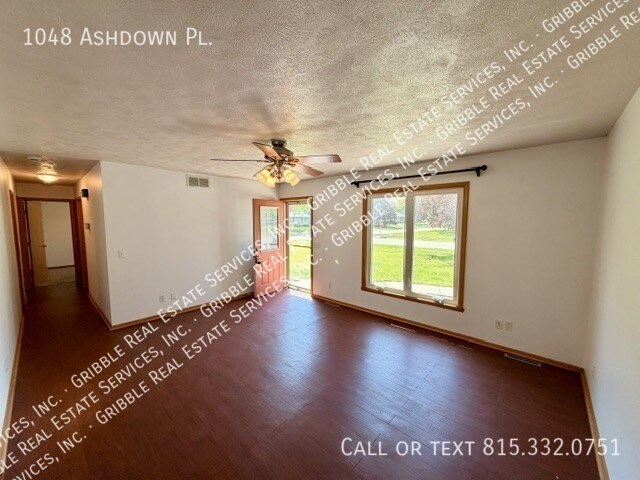 1048 Ashdown Pl in Machesney Park, IL - Building Photo - Building Photo