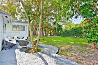 2500 Overbrook St in Miami, FL - Building Photo - Building Photo