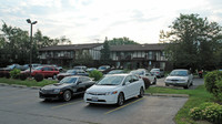 Buckingham Court in Crystal Lake, IL - Building Photo - Building Photo