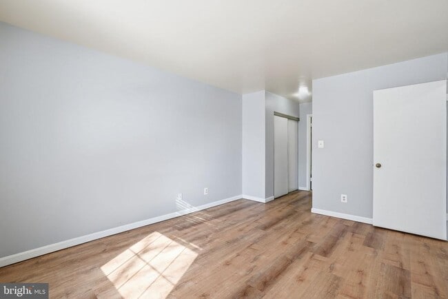 5902 Cove Landing Rd in Burke Centre, VA - Building Photo - Building Photo