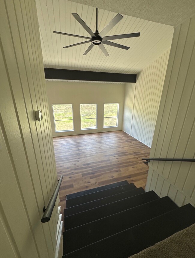 property at 27 Lakeway St