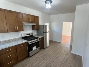 513 2nd Ave-Unit -1233 Star Ave - Downstairs in Crockett, CA - Building Photo - Building Photo
