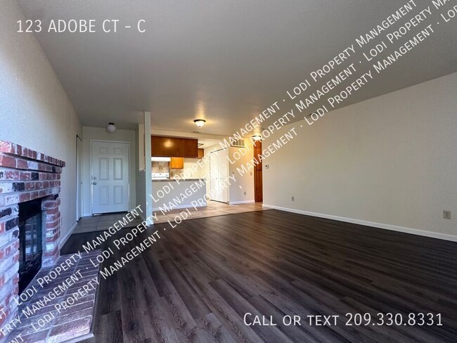 123 Adobe Ct in Lodi, CA - Building Photo - Building Photo