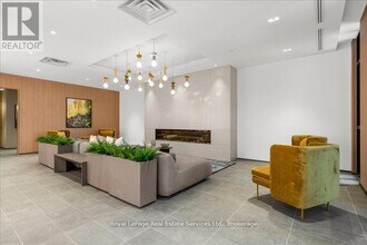 760 Whitlock Ave in Milton, ON - Building Photo - Building Photo