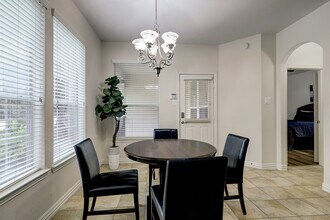 3 Crocus Petal St in The Woodlands, TX - Foto de edificio - Building Photo