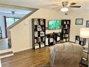 4511 Carter Creek Pky in Bryan, TX - Building Photo - Building Photo