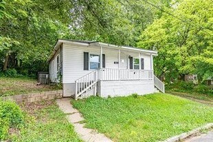 3214 Kalynne St in Charlotte, NC - Building Photo